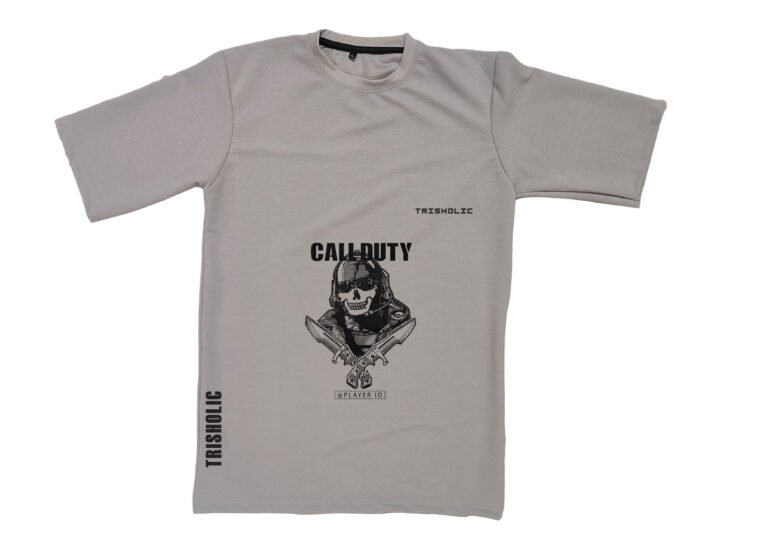 "Dusty grey oversized t-shirt with COD-themed graphic print"